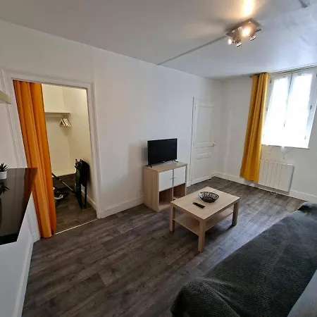 F2 N3 Cosy St Pierre モンリュソン